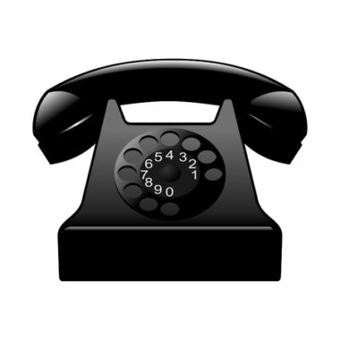 10881917 vieux telephone noir sur blanc 1 380x380